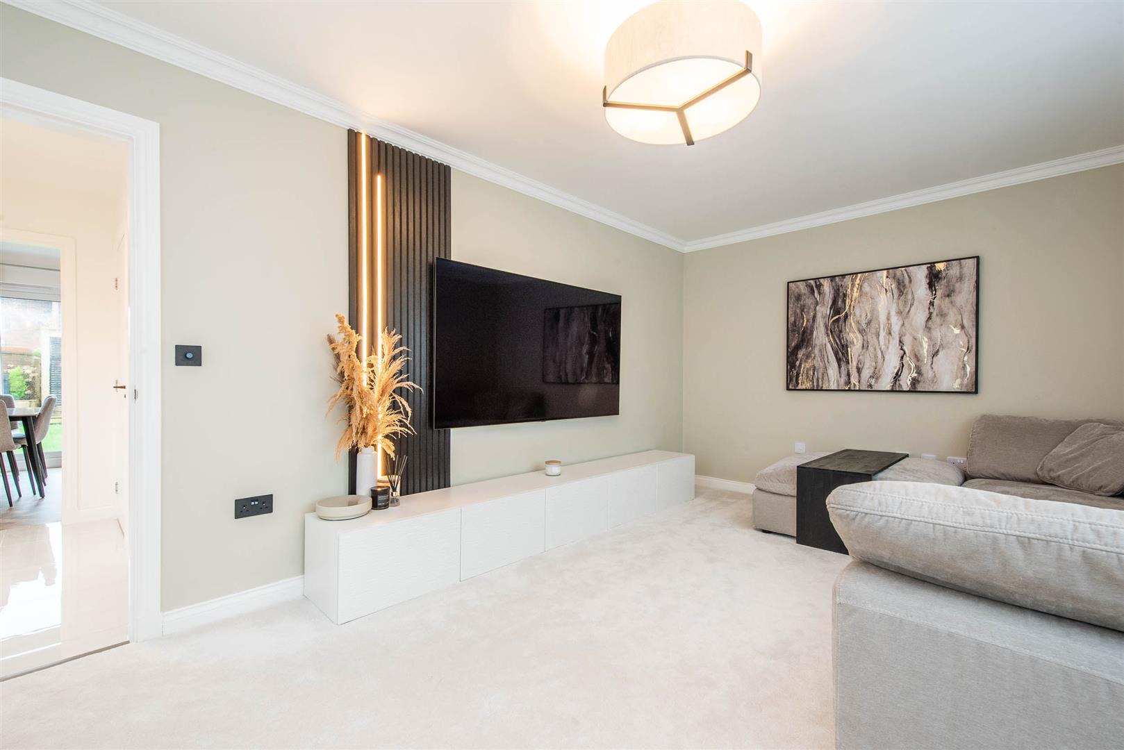 3 bed property in Norshaw Crescent, Preston